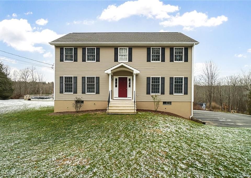 1st image of 15 Robin Ln
