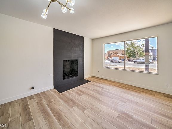4th image of 2512 Capistrano Ave