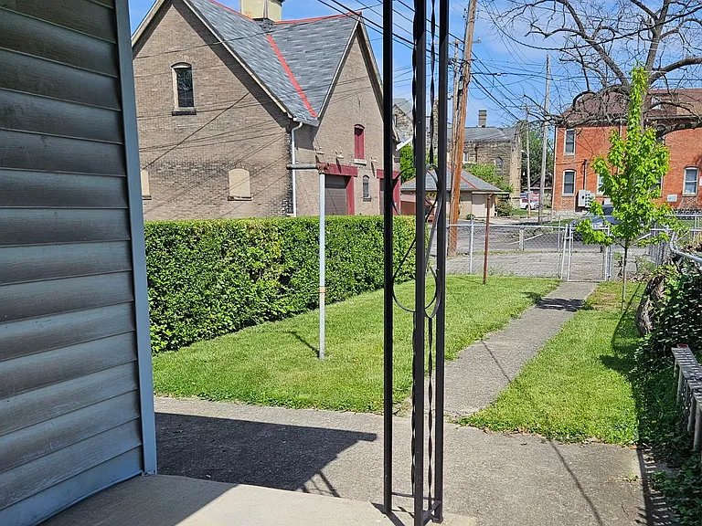 264 S 22nd St — Photo 11