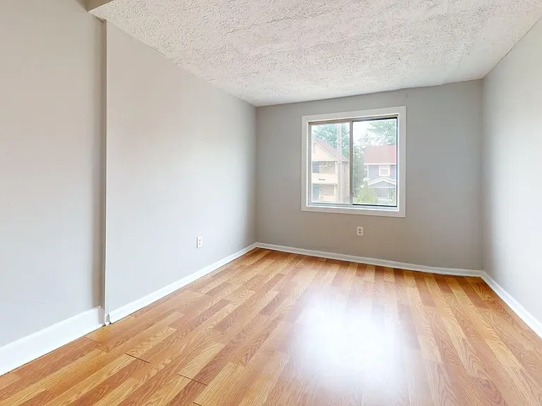 888 Rondel Rd — Photo 4