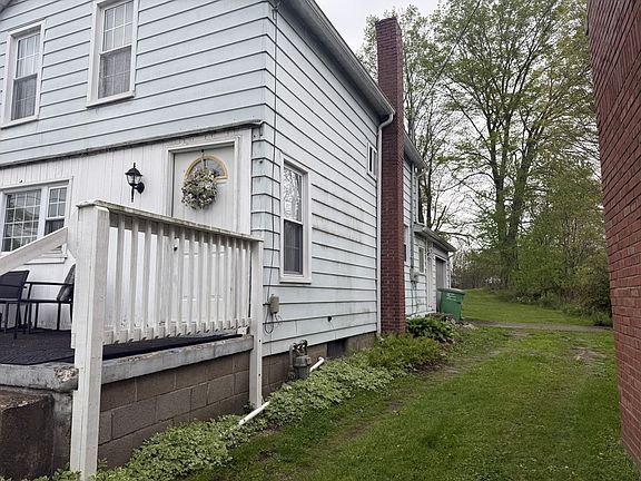 2nd image of 138 S Mercer St