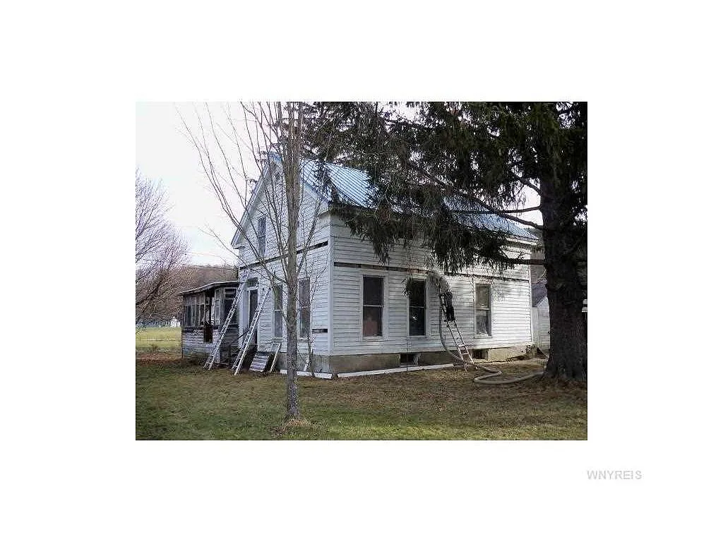 78 E Main St photo 1