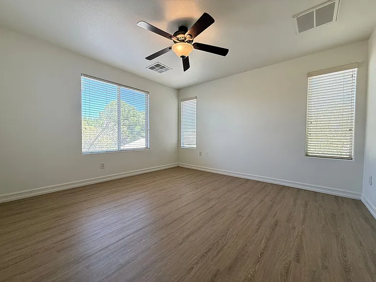 2696 Begonia Valley Ave — Photo 17