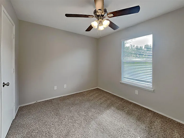 19530 Rocky Bank Dr — Photo 12