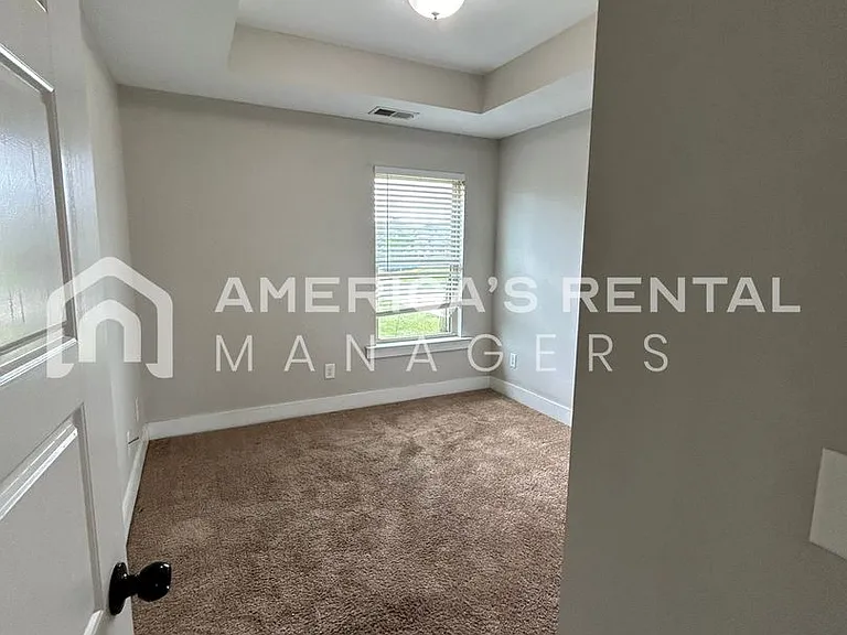 300 Oakwell Cir — Photo 26