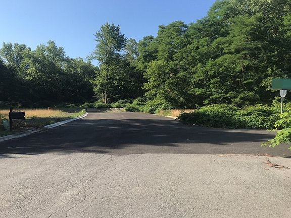4th image of 239 Lake Wood Dr