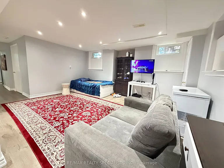 214 McCready Dr — Photo 44