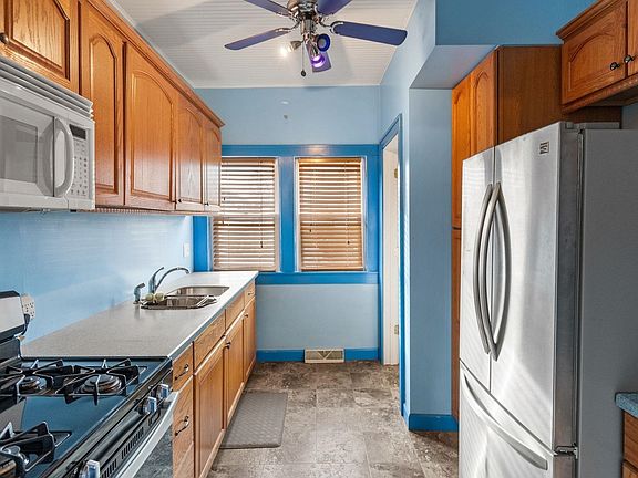 5th image of 2334 5th St