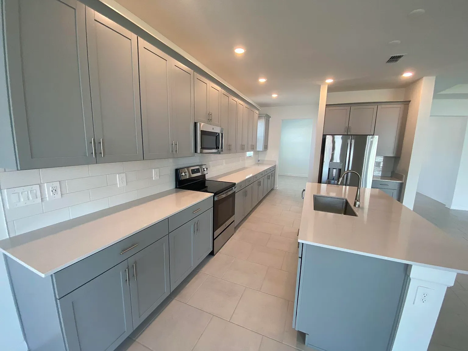 4253 Eastminster Rd — Photo 3