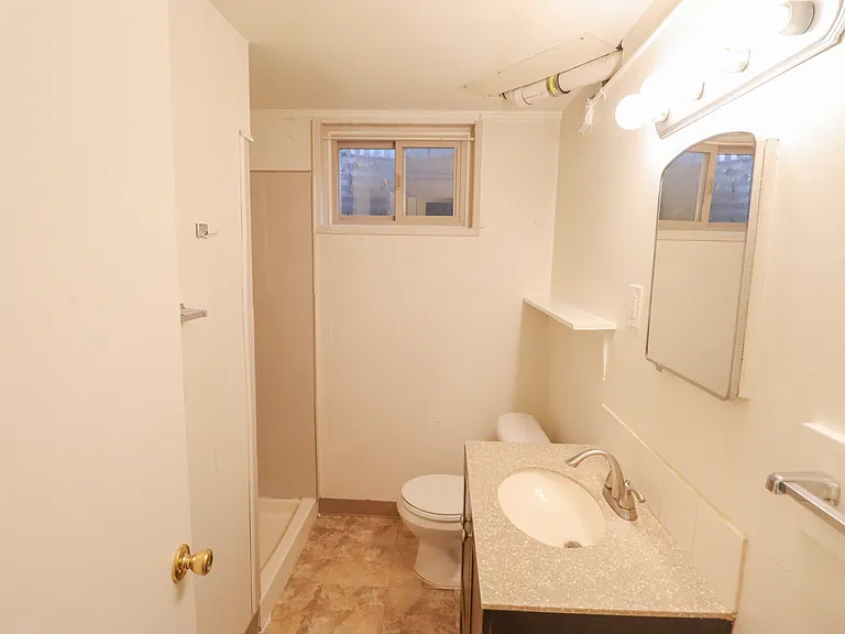 610 Cowan St #1/2 — Photo 13