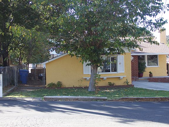 2nd image of 25039 Vermont Dr