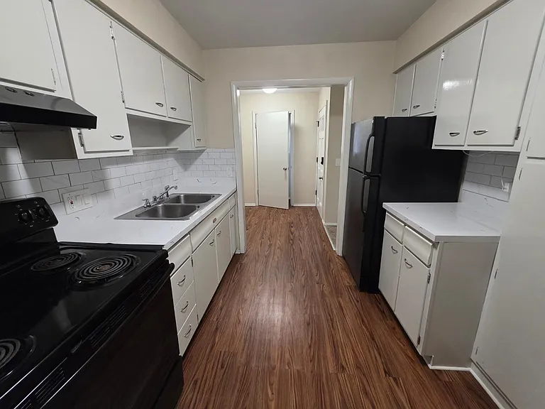 4604 Imperial Dr — Photo 3