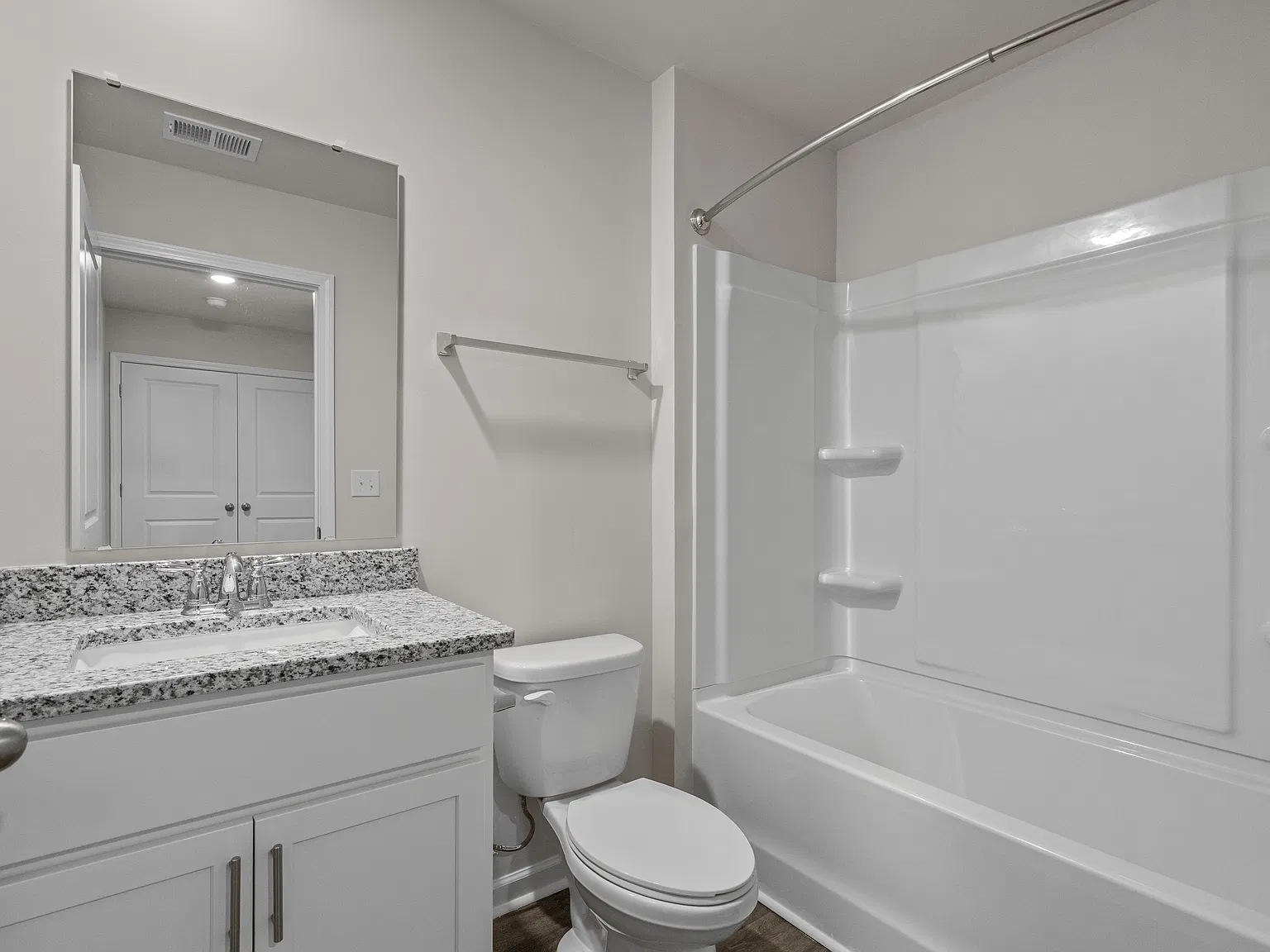 3 bed, 2.5 bath, $1,800 — Photo 4