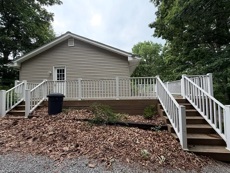 485 White Pine Dr — Photo 2