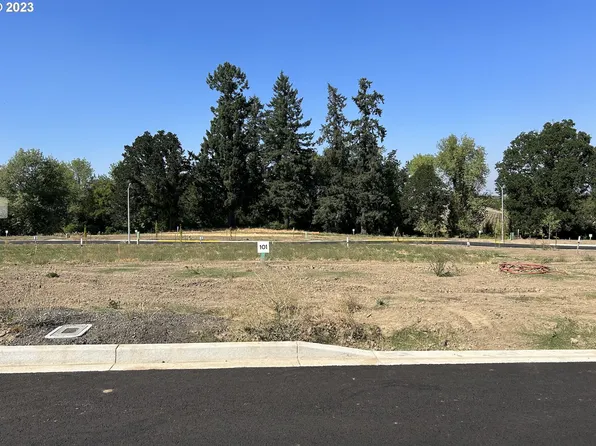 1527 NW Jason Ct #101, McMinnville, OR 97128