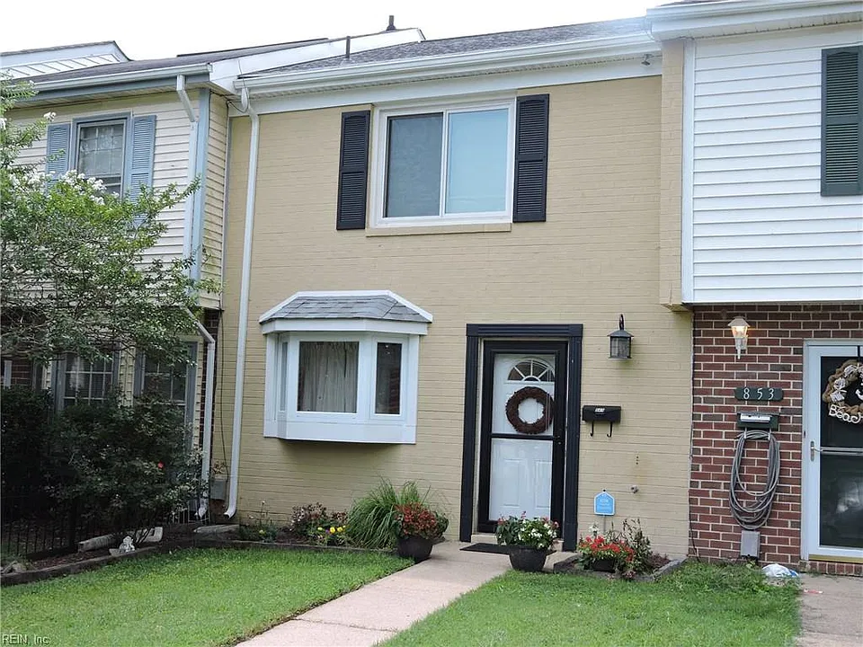 849 Cambridge Dr