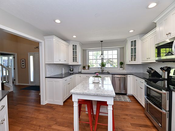 5th image of 615 Heatherwood Ct
