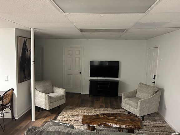3rd image of 230 Golden Ave #3
