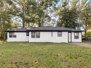 204 Cedarview Dr, Palestine, TX 75803