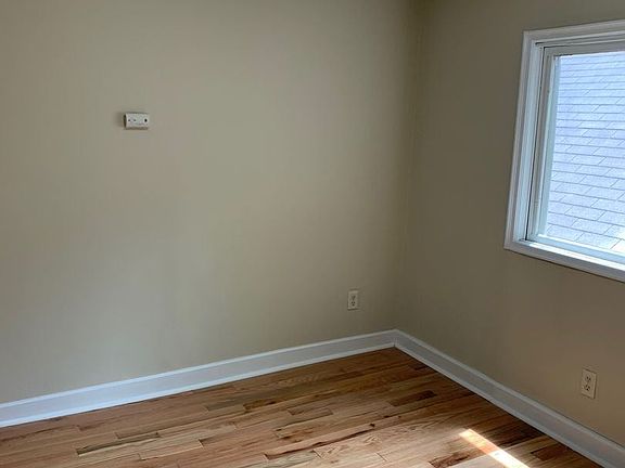 5th image of 2355 Thomas Ave N Unit 1