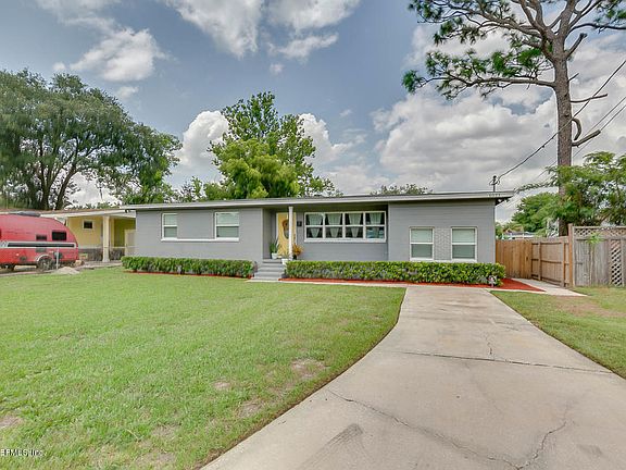2nd image of 6033 Meadow Ln