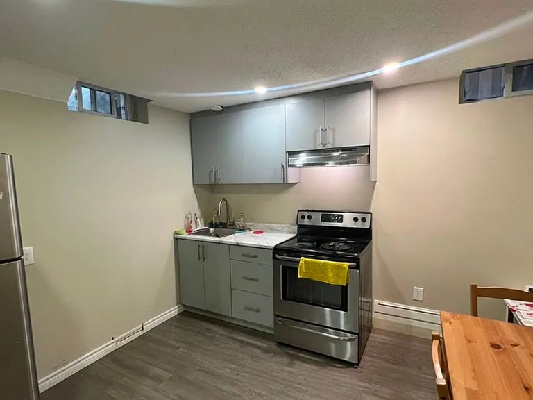 196 Appleblossom Dr — Photo 2