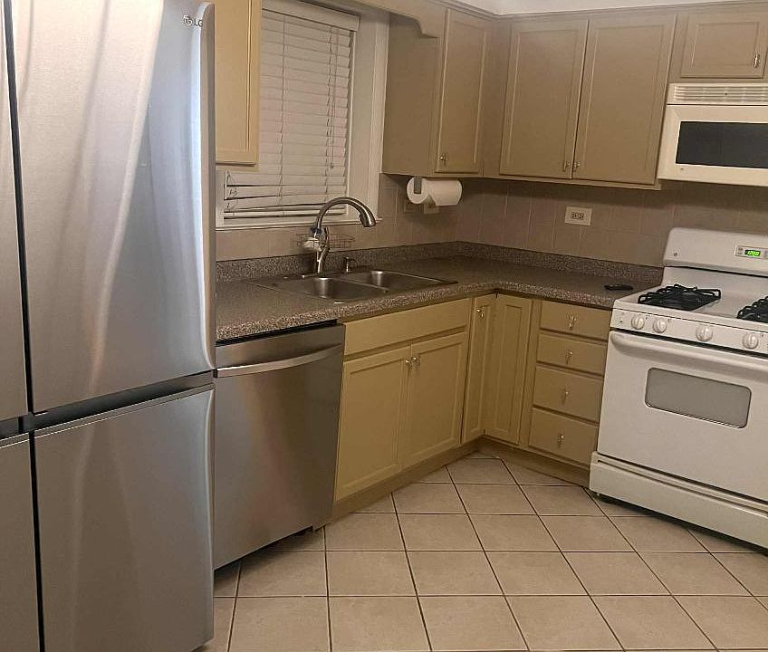 1st image of 2711 N 72nd Ct