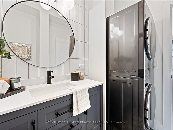 3rd image of 78 King St W #1
