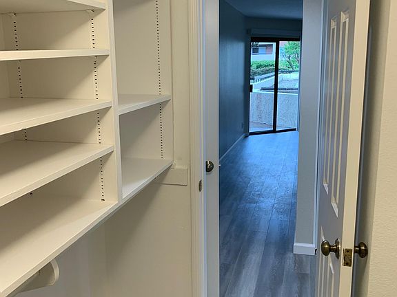 3rd image of 21650 Burbank Blvd Unit 113