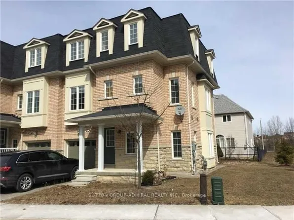 15 Old Colony Rd #2, Richmond Hill, ON L4E 4L5