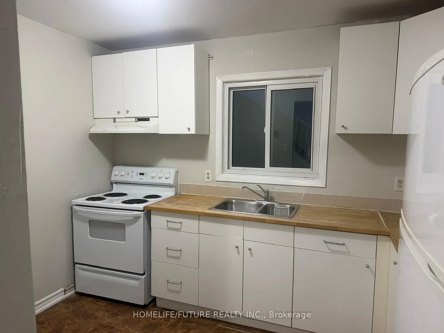 255 Porter St — Photo 4