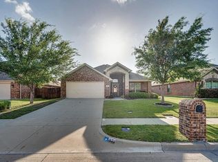 521 Chelsea Dr, Midlothian, TX 76065