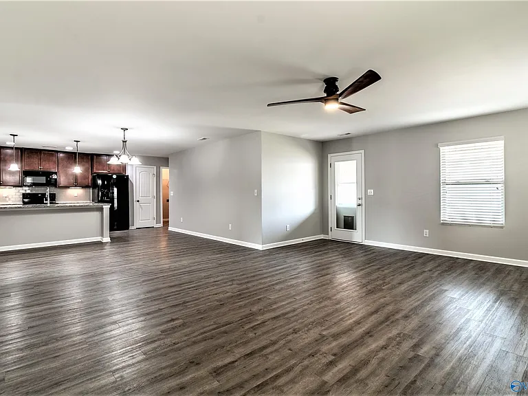 312 Fenrose Dr — Photo 4