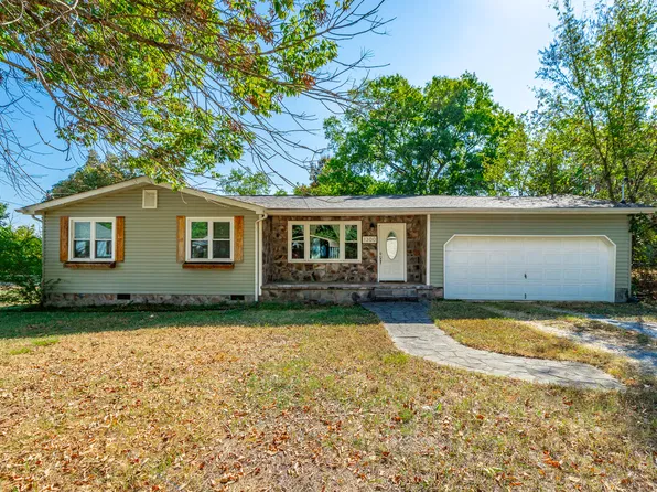 1300 Lee St, Chickamauga, GA 30707