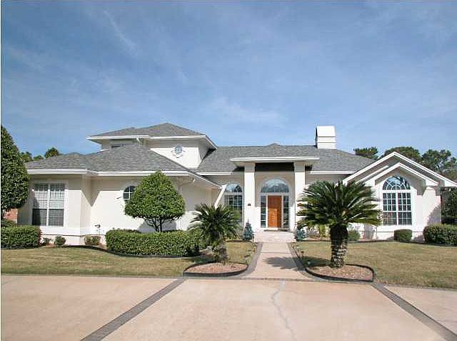 1st image of 126 Country Club Dr W