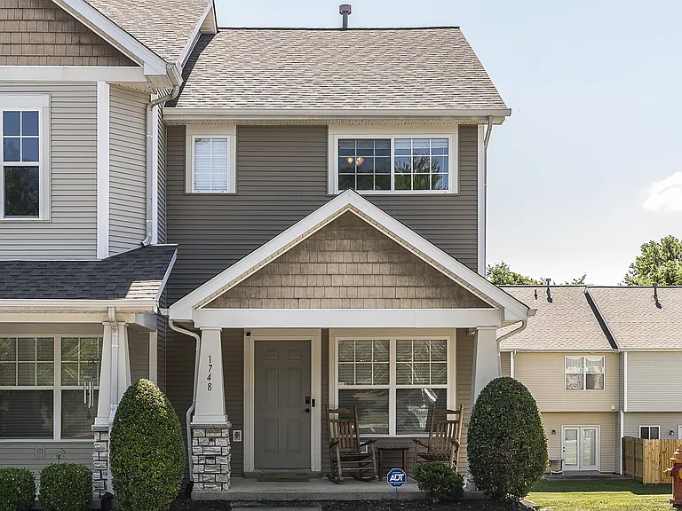1748 Lincoya Bay Dr — Photo 2
