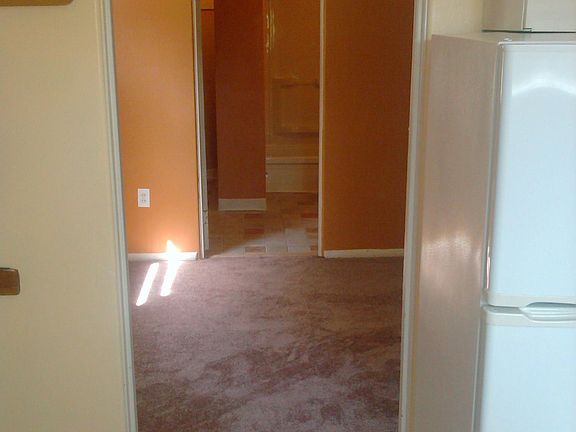4th image of 4214 N Huson St APT 6