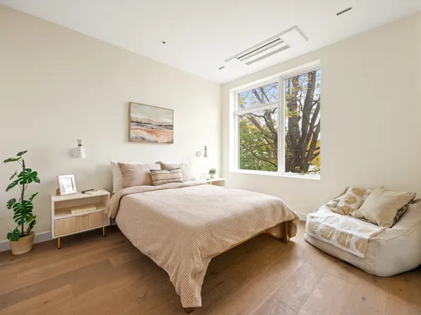 21 Lefferts Place image 7 of 11