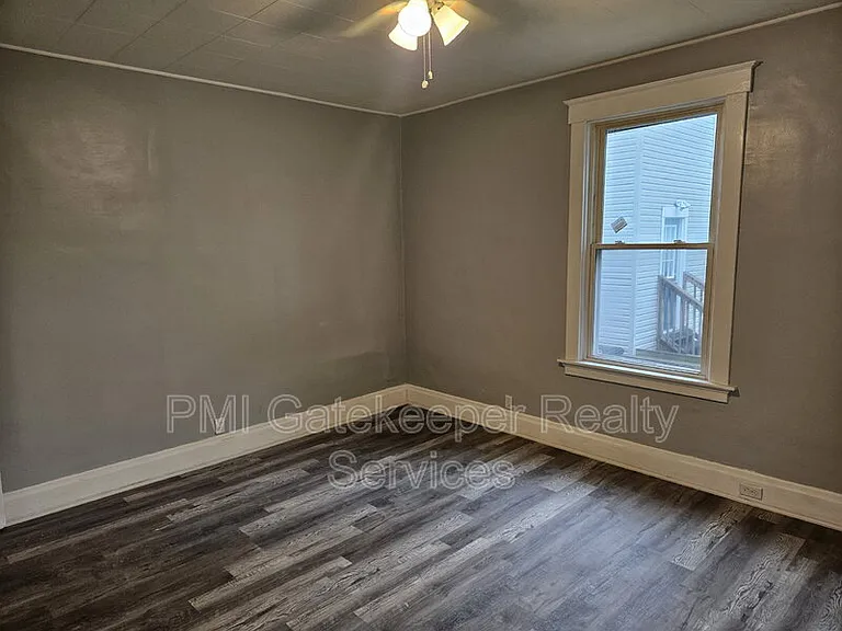 5402 Rolston Ave — Photo 8