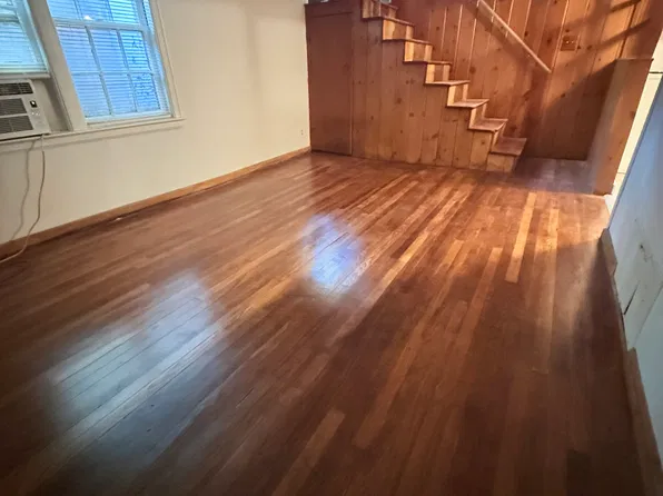 1020 E St APT J, Lincoln, NE 68508