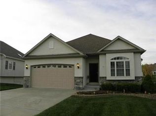 804 Pinehurst Dr, Lansing, KS 66043