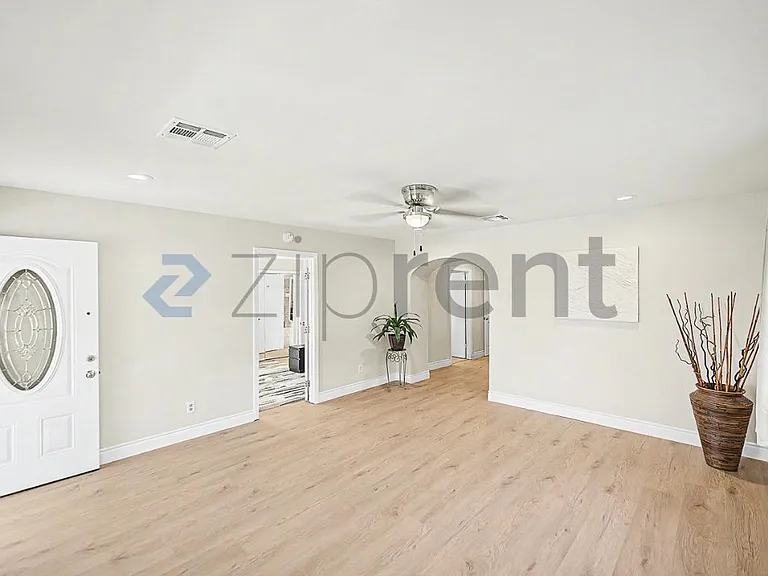 3419 Holyoke Dr — Photo 8
