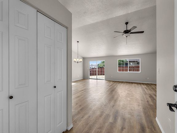 4th image of 629 SW Deer Ridge Ct