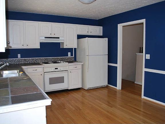 2nd image of 2711 Lillie Lake Dr SW