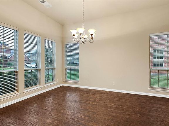 4th image of 2612 N Umberland Dr