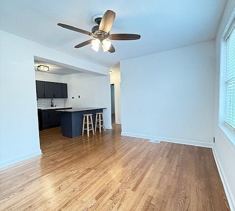 2nd image of 3757 W Le Moyne St #1
