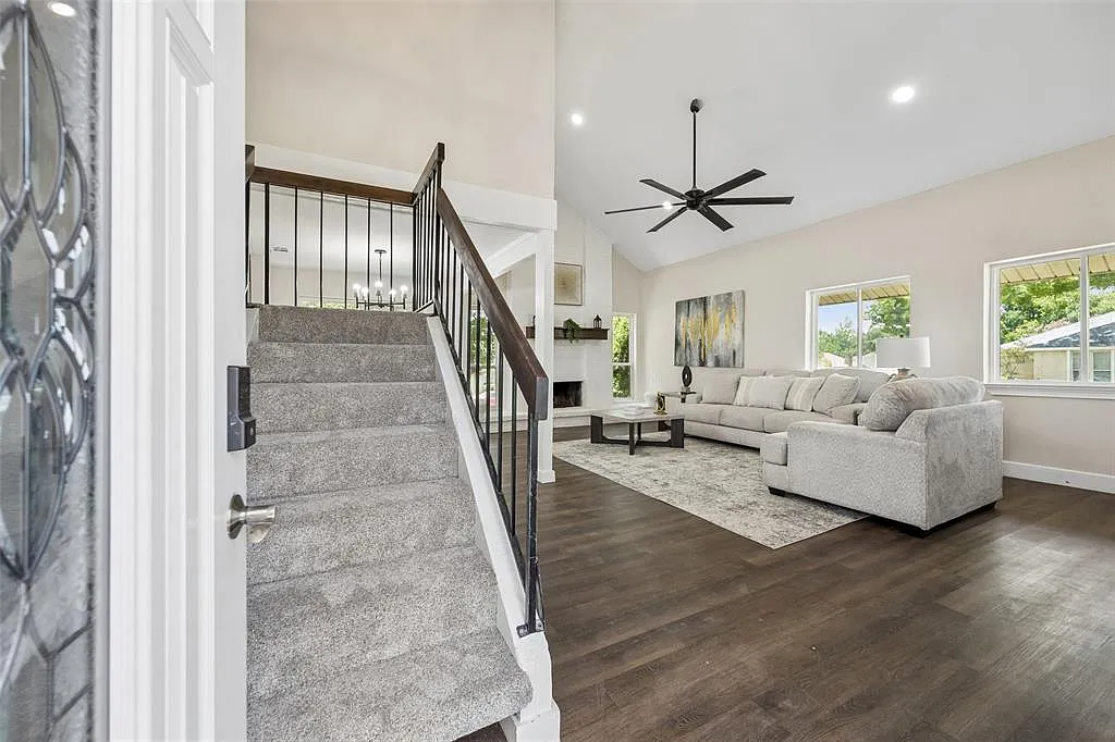 4 bed, 2.5 bath, 2076 sqft, $2,500 — Photo 4
