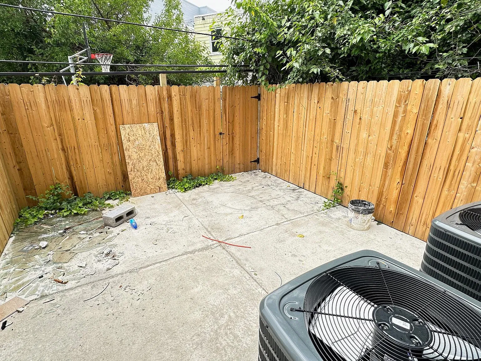 2 bed, 1.0 bath, 600 sqft, $1,350 — Photo 3