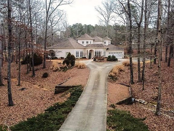 3rd image of 122 Greystone Dr