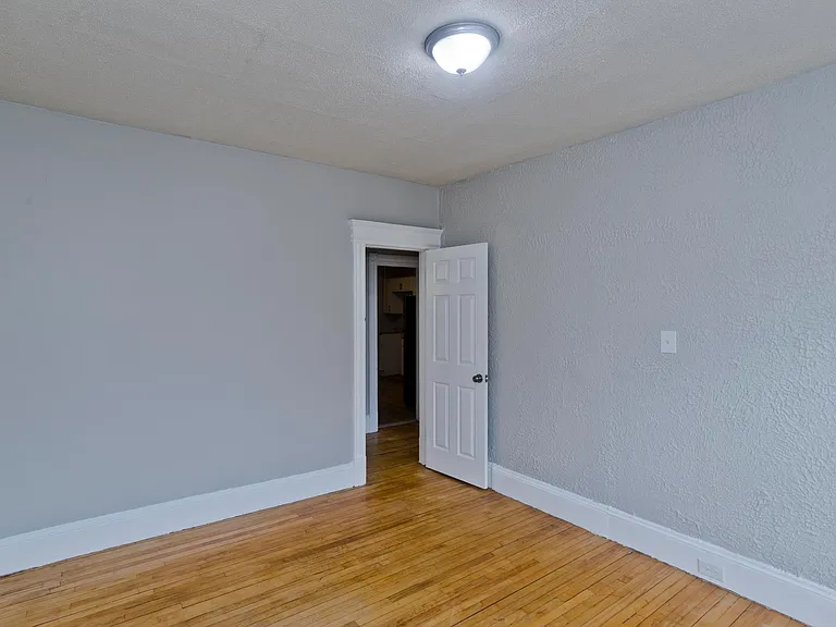 180 Oakland St #7 — Photo 11
